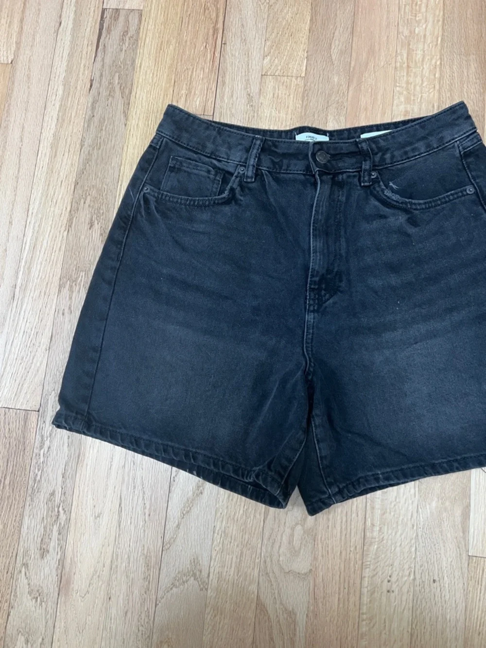Forever 21‎ Black Denim 90s Fit Jean Shorts Womens 30